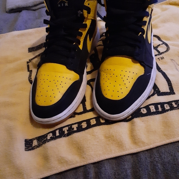 Air Jordan 1 - Picture 3 of 6